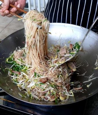 筒骨米粉怎麼做，是否你知道在制作这道美食时，我们是否应该更多地关注食材的新鲜度，还是更注重烹饪技巧的运用？